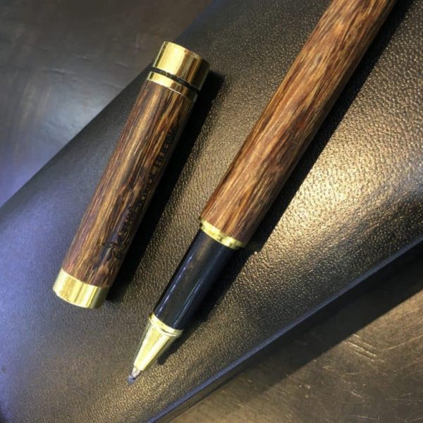 bút gỗ trầm hương